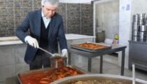 Bergama Belediyesi Aşevi’nden her gün 800 kişiye sıcak yemek
