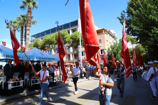 Dikili’nin Kurtuluşu Coşkuyla Kutlandı