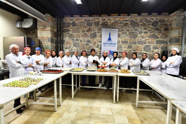 İzmirli kadınlar yaşamın her alanında öncü