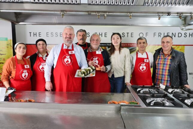 Menemen-Japonya yemekte buluştu