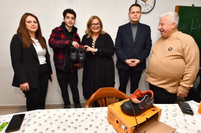 Sanayide staj yapan öğrencilere koruyucu ekipman desteği
