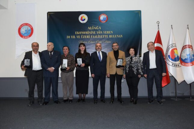 ALİAĞA TİCARET ODASI’NDAN ÜYELERİNE ONUR ÖDÜLÜ