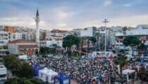 Başkan Tugay’dan iftar sofrasında dayanışma mesajı