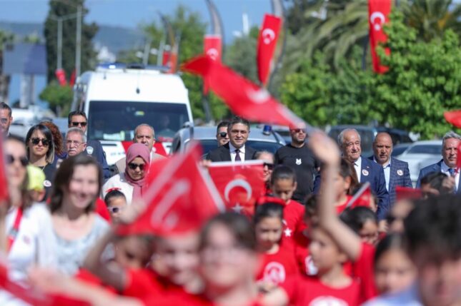 Aliağa’da 23 Nisan Çocuk Bayramı Coşkuyla Kutlandı