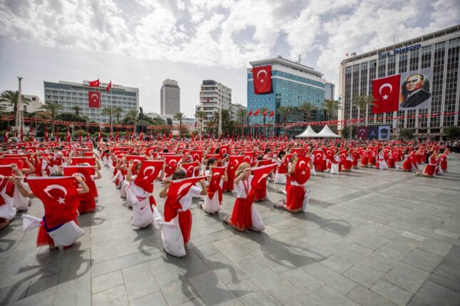 23 Nisan’da çocuk neşesi İzmir’i saracak