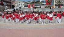 Menemen’de 23 Nisan coşkusu yaşandı