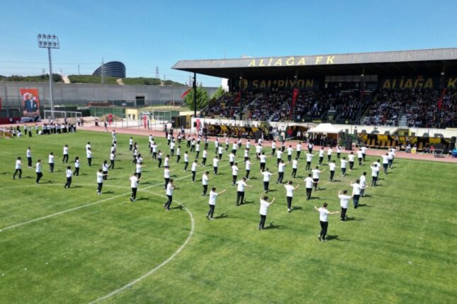 19 Mayıs Atatürk’ü Anma, Gençlik ve Spor Bayramı Aliağa’da Coşkuyla Kutlandı