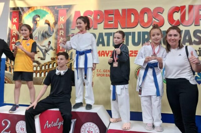 Aliağalı Karateciler Aspendos Cup Karate Turnavası’nda