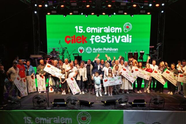 Emiralem Çilek Festivali’ne rekor ziyaretçi!