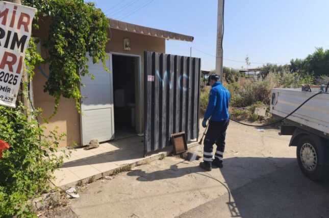 İzmir Büyükşehir Belediyesi 30 ilçede 27 ekiple görev başında