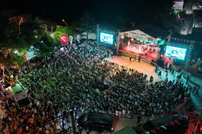 Menemen’de incir tadında festival vatandaşları buluşturdu